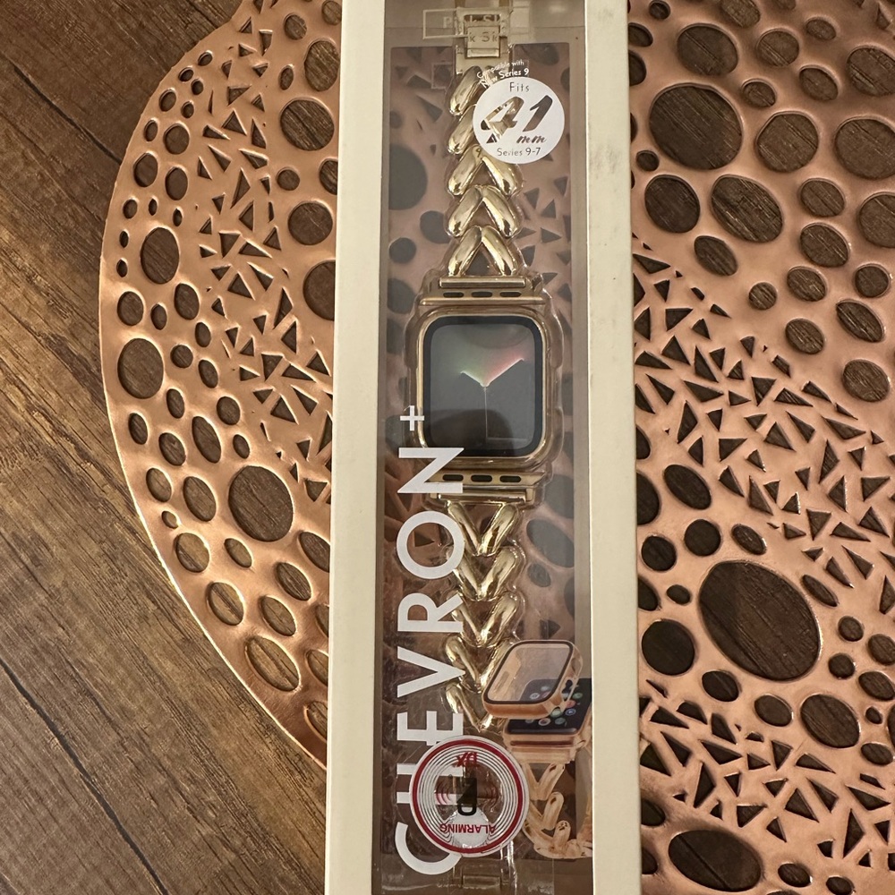 Chevron Gold Apple Watch Band - Picture 2 of 3